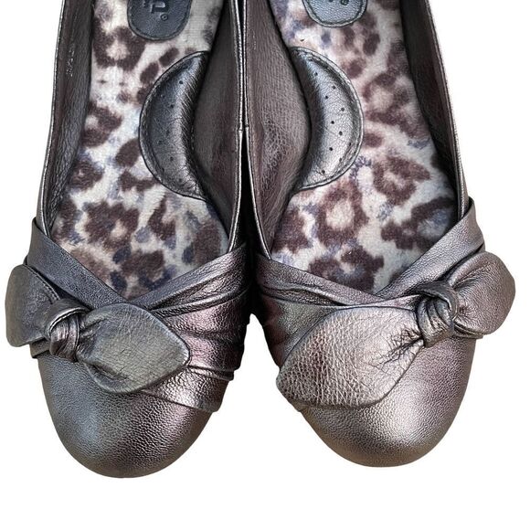 Born ~ Molly Ballet Flat Shoes ~ Metallic Leather Bow Slip Ons ~ size 7 - Picture 3 of 14